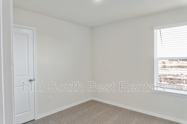 Building Photo - 311 Cedar Ct