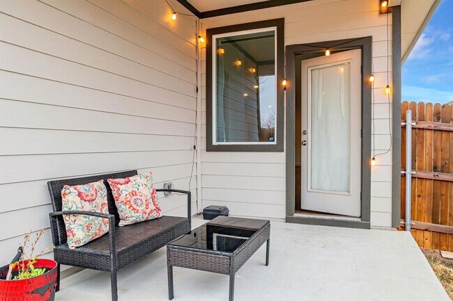 Building Photo - 204 Big Sandy Creek Dr