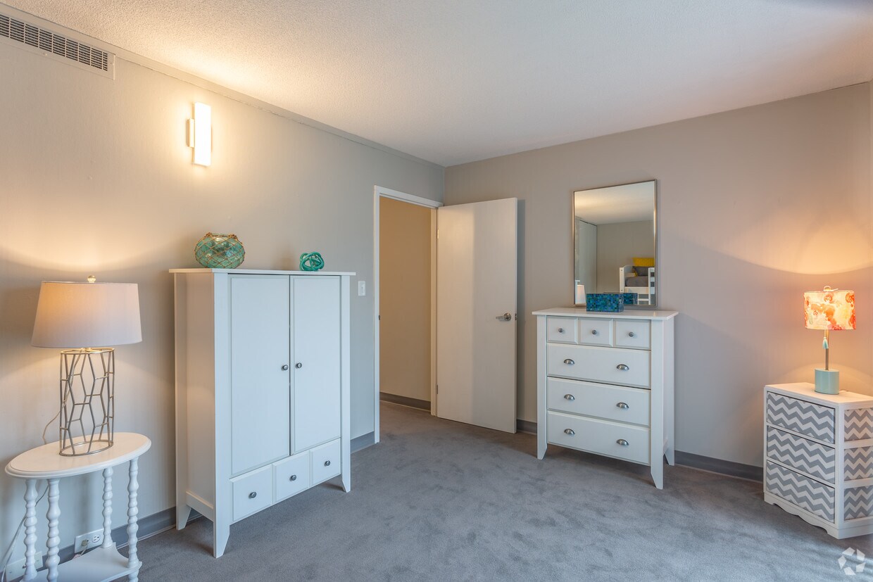 Featured image of post Bedrooms Today Twinsburg Ohio Private room with queen bed breakfast in auroraprivate bedroom available in a brand new house