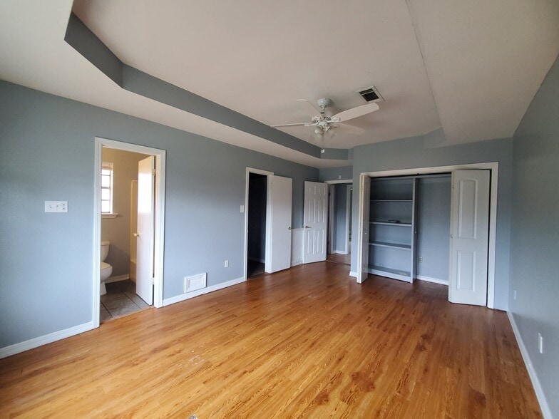 Building Photo - 1595 S Louisiana Ave