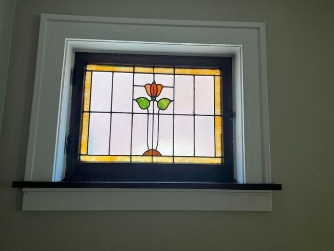 Building Photo - 5009-5011 Mardel Ave