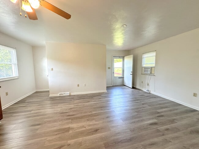 Building Photo - 6349 Leechburg Rd