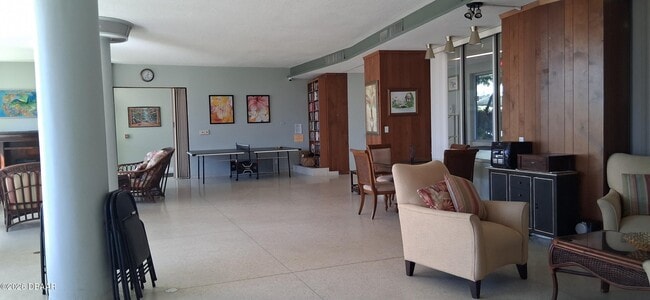 Building Photo - 1224 S Peninsula Dr