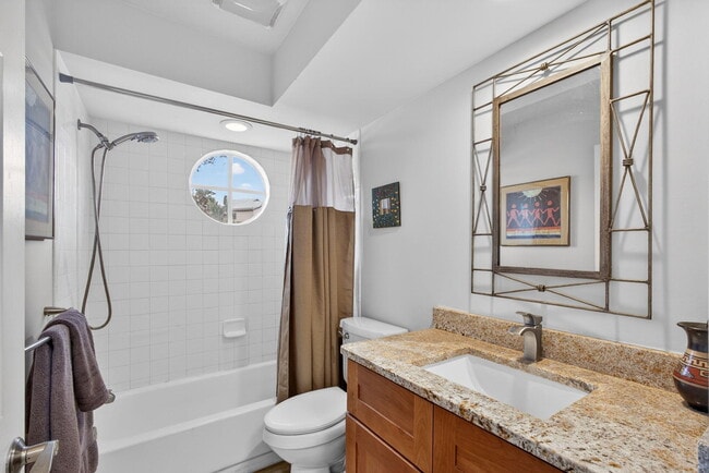 Building Photo - 18221 SE Fairview Cir