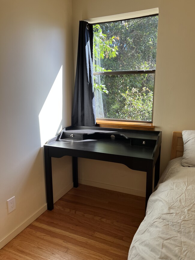 Building Photo - Stonewall Studio