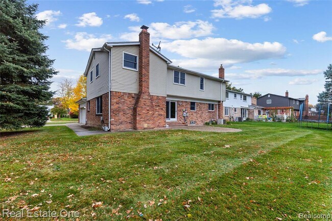 Building Photo - 5842 Marble Dr