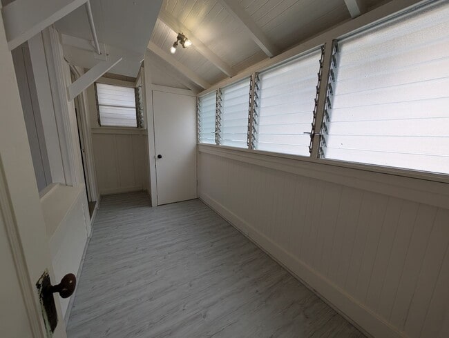 Building Photo - Centrally located 2 Bed, 1.5 Bath house in...