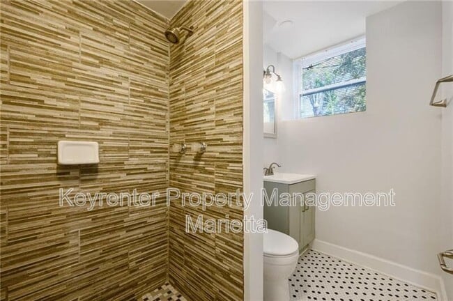 Building Photo - 1056 Azalea Cir NE