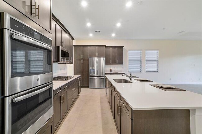 Building Photo - 11785 Waterway Cir