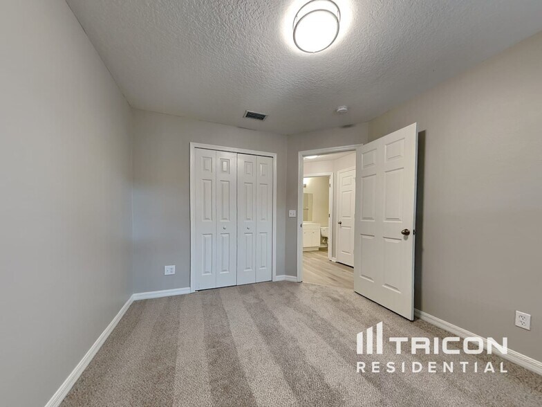 Building Photo - 11101 Robin Lake Ct