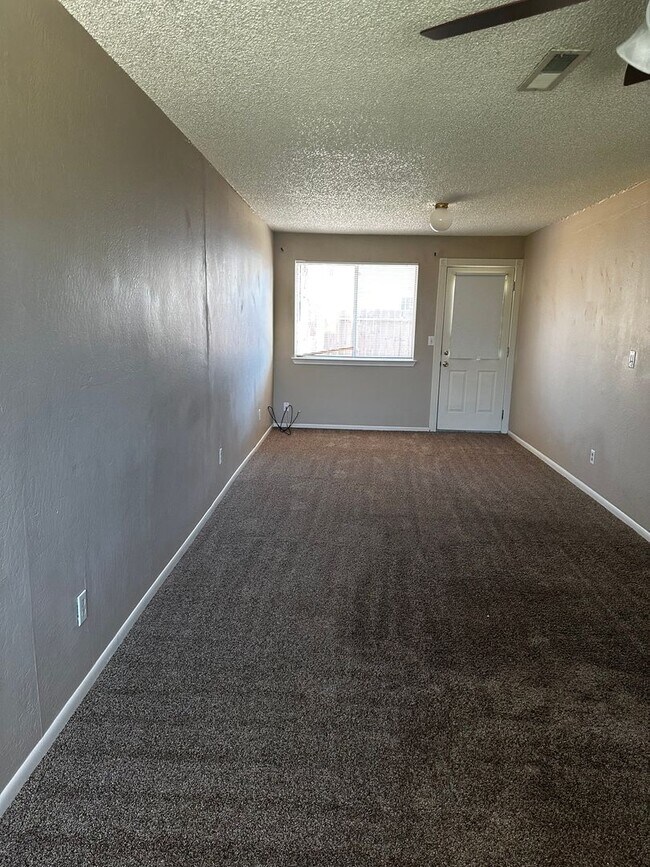 Building Photo - Garner Lane