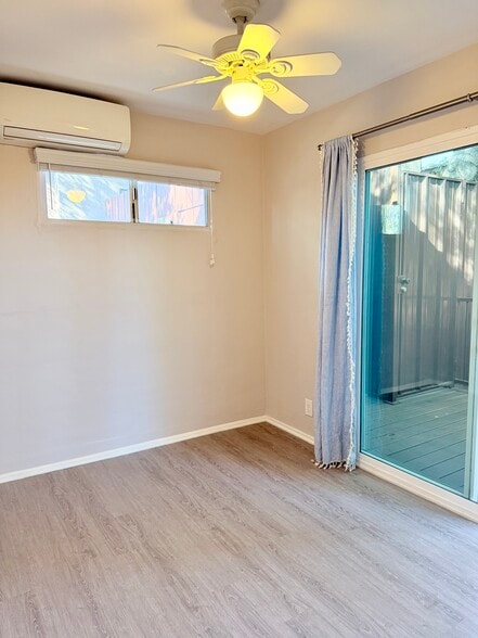 Building Photo - 1542 E Woodbury Rd