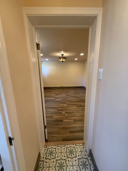 Building Photo - 452 S 800 E