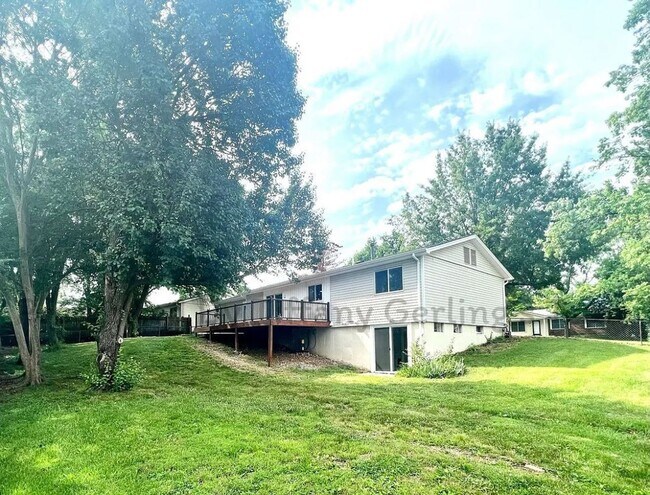 Building Photo - Beautifully Renovated Home on Corner Lot w...