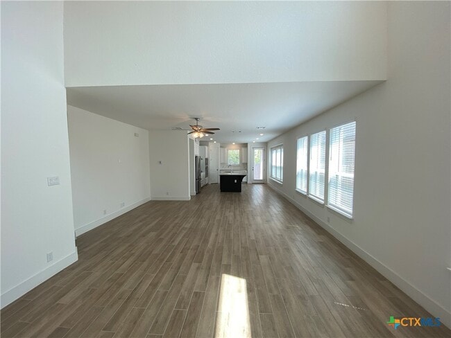 Building Photo - 1048 Easy Gruene