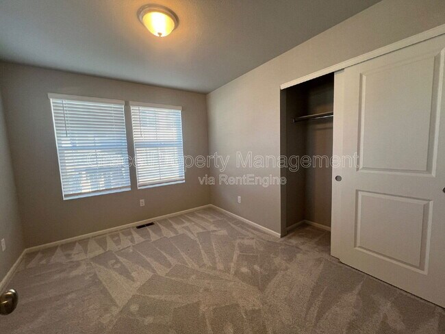 Building Photo - 1200 Sugarloaf Ln