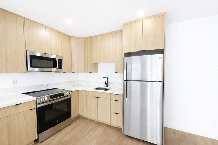 Building Photo - 12527 Cranbrook Ave