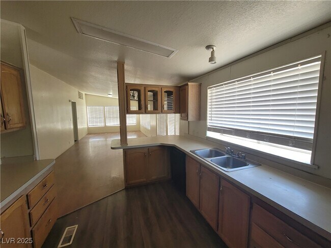 Building Photo - 3021 Borax Ave