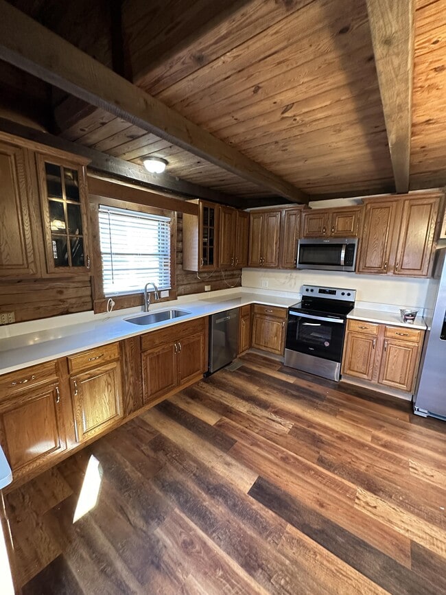Building Photo - 7307 Rhodes Ln