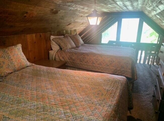 Building Photo - 24 Chalet Village Dr