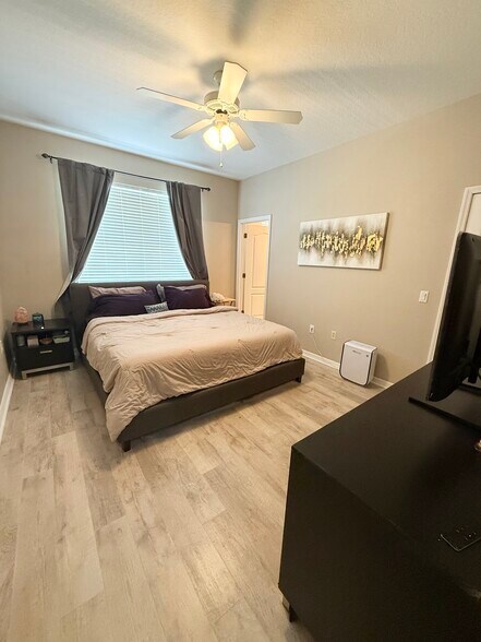 Primary bedroom - 222 Bexley Dr