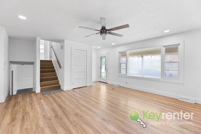 Building Photo - NOVEMBER FREE RENT!! Spacious 4-Bedroom / 2-Bath Home in Wichita Move-In Ready