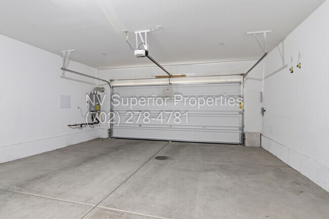 Building Photo - NW! 3 Bedroom Townhouse!! Gated!! Parks!! All Tile Floors Downstairs!! 2 Car Garage!!!