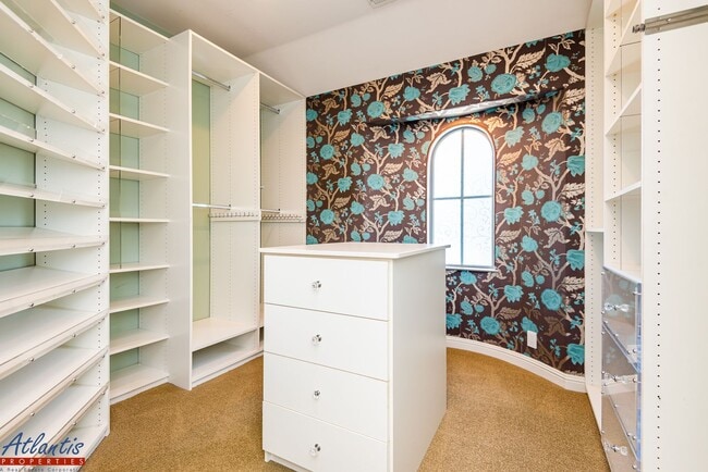 Building Photo - Stunning Cambrian Home | Desirable Neighborhood