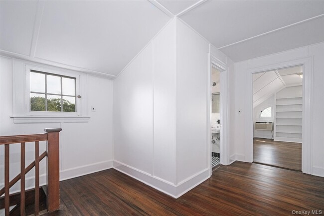 Building Photo - 7 Axtell Dr