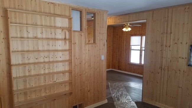 Primary Photo - Morgan Park townhouse, yard, end unit, qui...