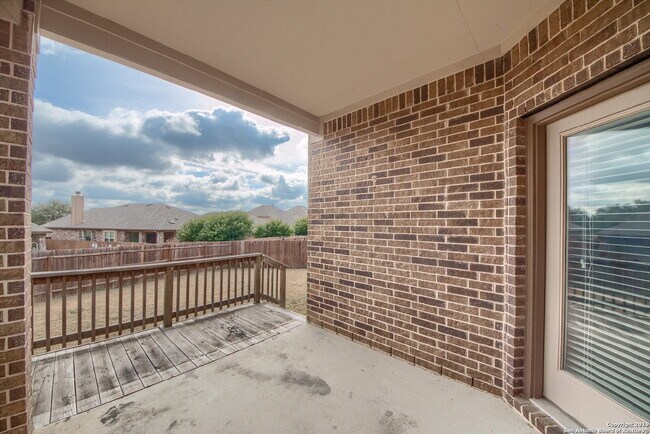 Building Photo - Gorgeous home in the elegant Stillwater Ranch Subdivision is available for immediate move-in.