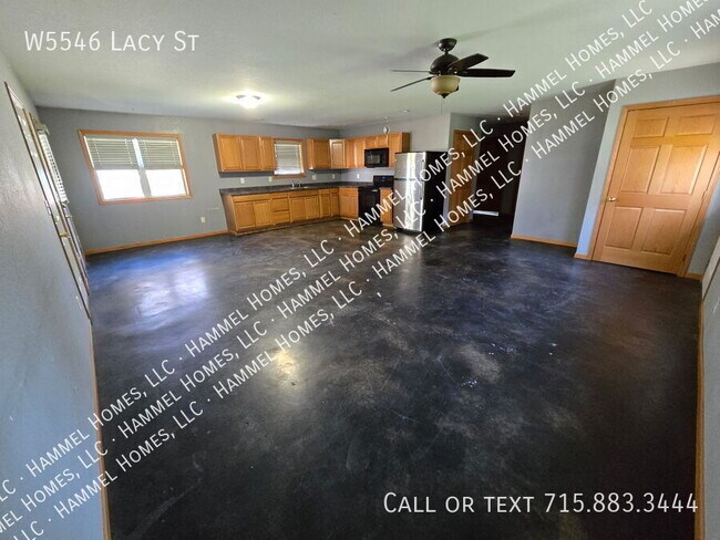 Building Photo - W5546 Lacy St