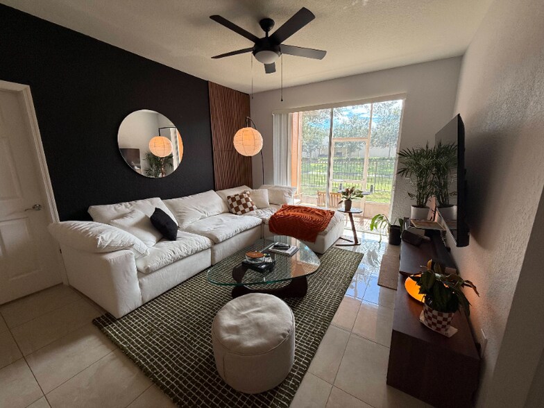 Building Photo - 6380 Contessa Dr