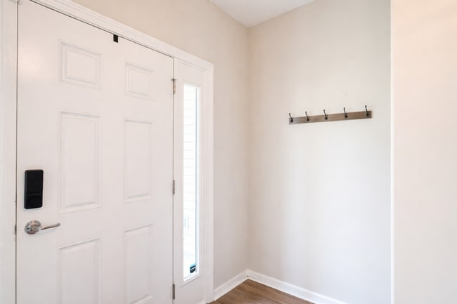 Building Photo - Open concept plan in Savannah Southside - Close to I95