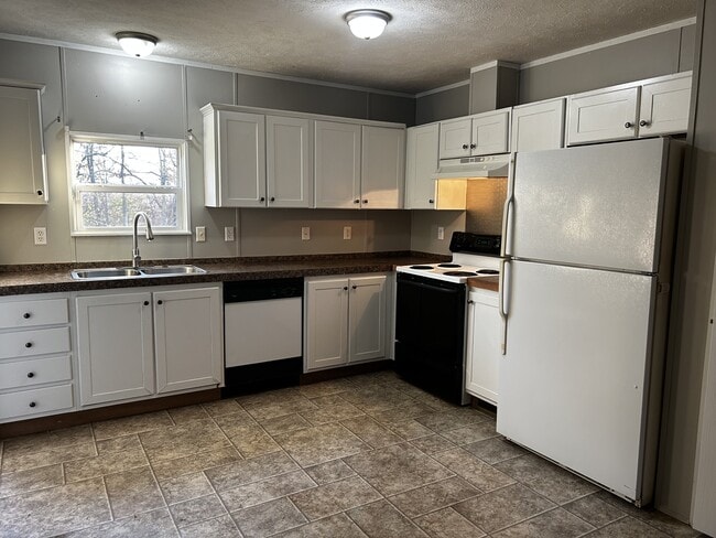 Building Photo - 31 Buena Vis Dr