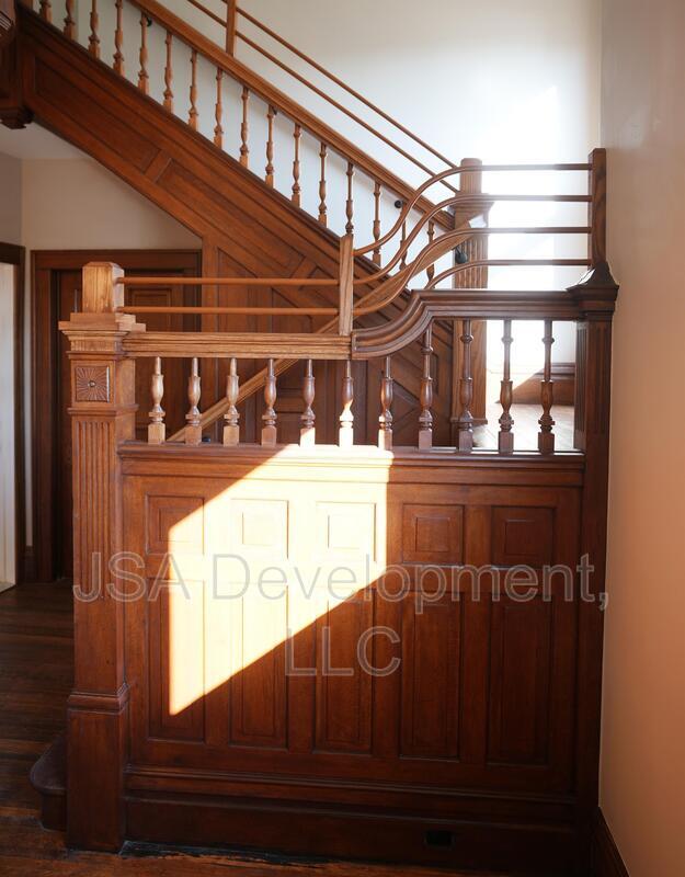 Building Photo - 519 E 3rd St