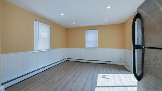 Building Photo - 235 8th St N