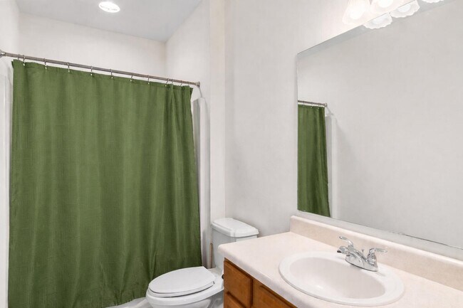 Building Photo - 986 Airport Rd