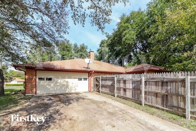 Building Photo - 718 Bordner Dr