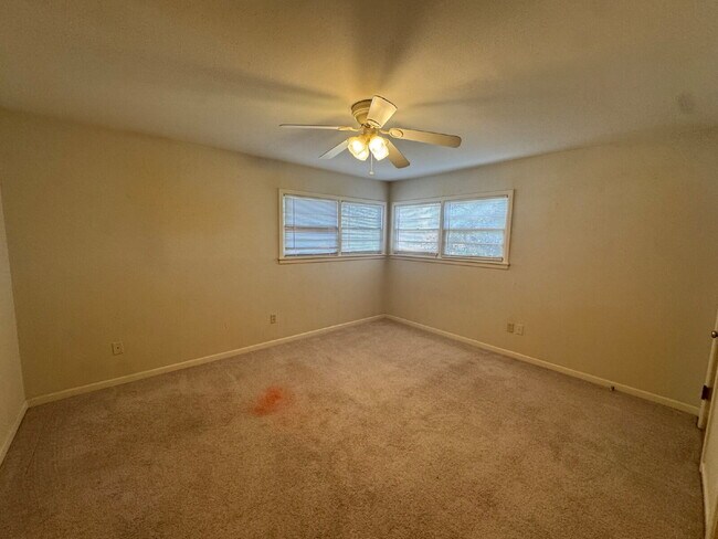 Building Photo - Lovely House Located Minutes From Elementary, Medical District & Texas Tech Campus!