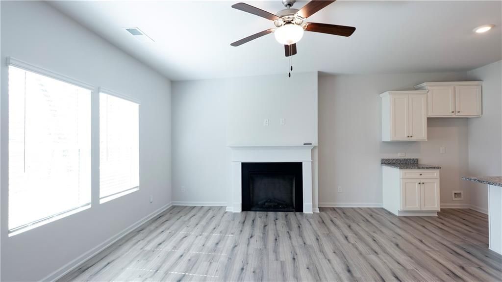 Building Photo - 3675 Abbey Wy