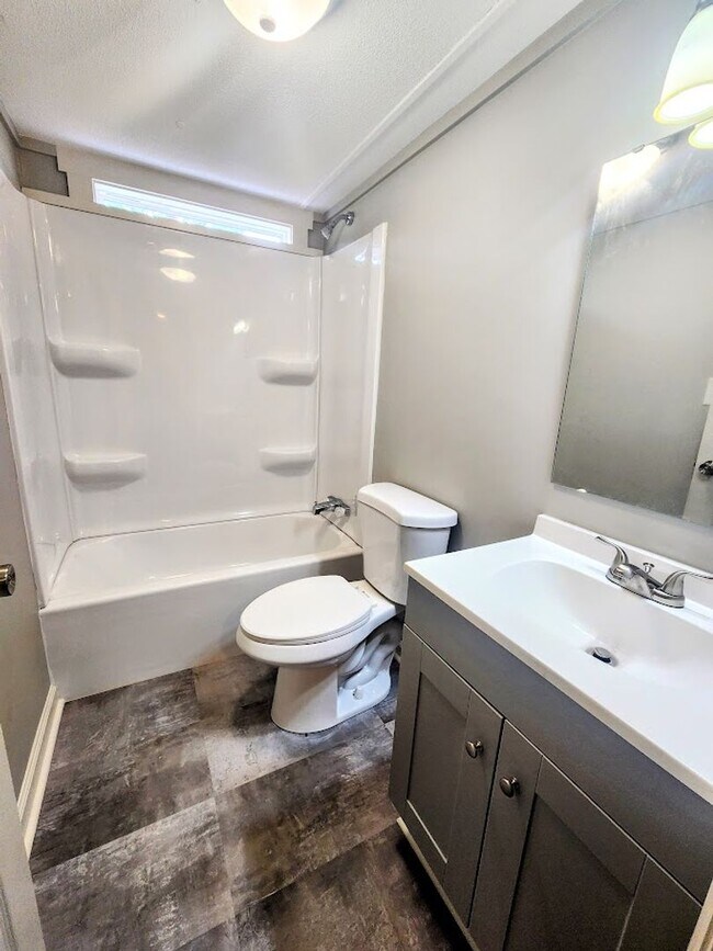 Building Photo - 3 BR Mobile Home for Rent Close to Wren Schools