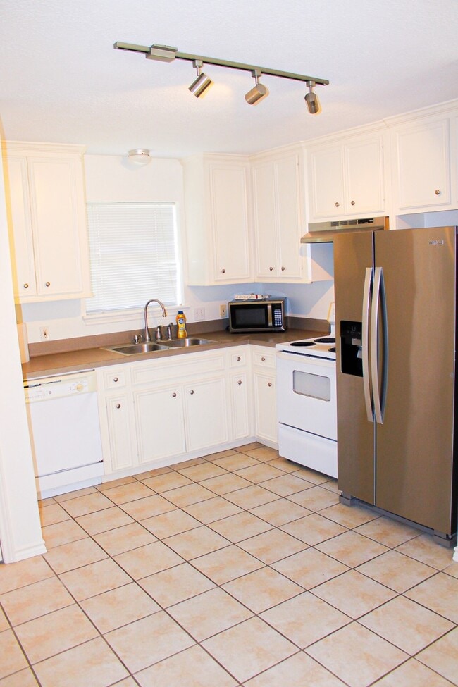 Building Photo - 2118 Avenue M