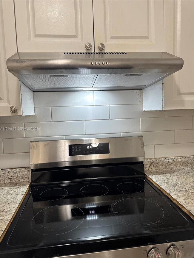 Building Photo - 212 NE 41st St