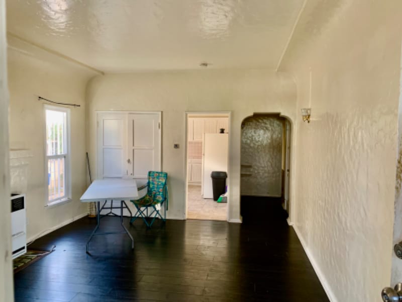Building Photo - 1022 W 64th St