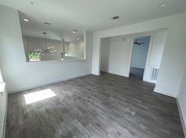 Building Photo - 1703 Cedrocanna Ln