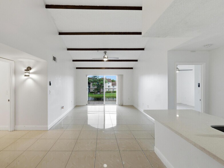 Building Photo - 12166 Saint Andrews Pl