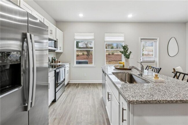 Building Photo - 211 Cypress Ln