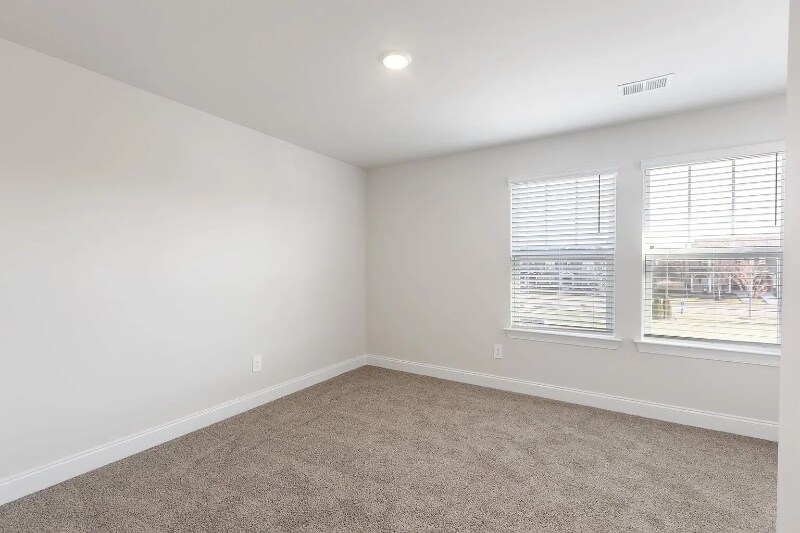 Building Photo - 1718 Tahoma Dr