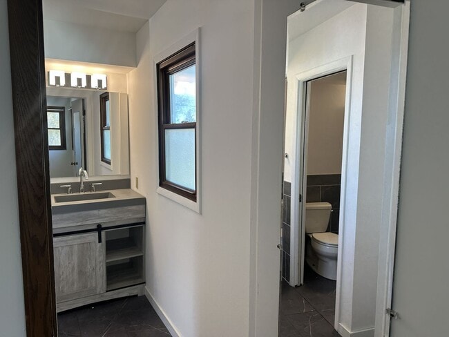 Building Photo - 4356-4358 S. Iowa Ave